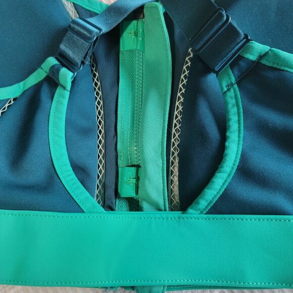 Fabletics High Impact Sports Bra - Picture 3 of 6
